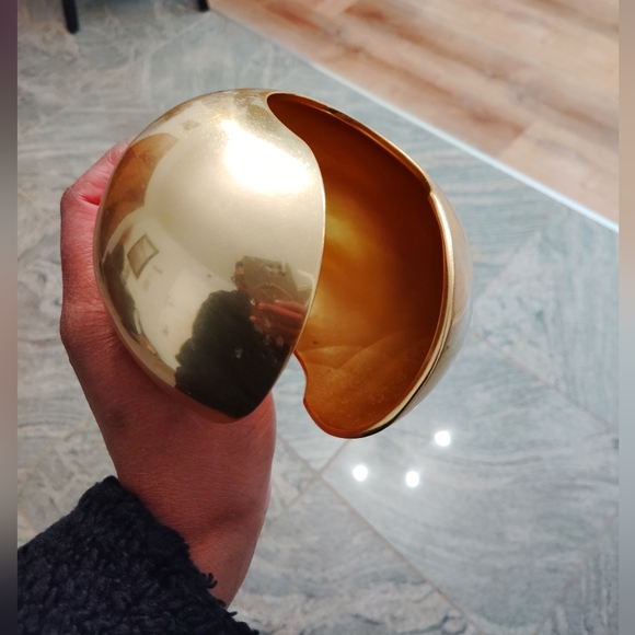 Elegant Gold Cuff Bracelet (Heavy) - Picture 3 of 4